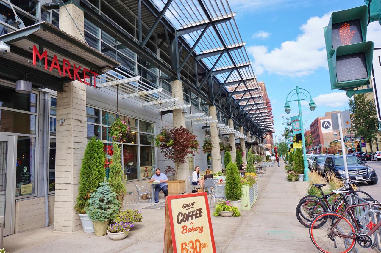 106 West Seeboth STREET 903