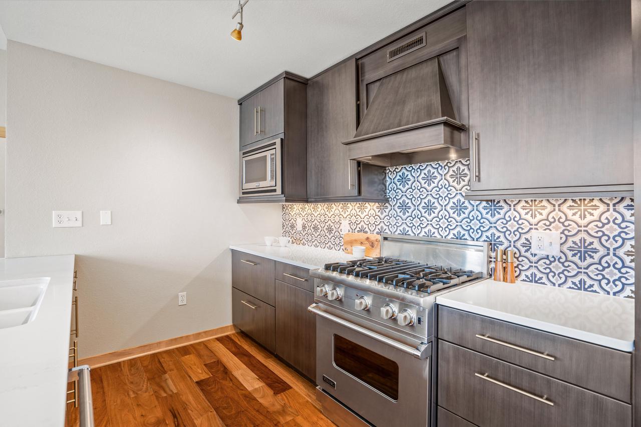 106 West Seeboth STREET 903