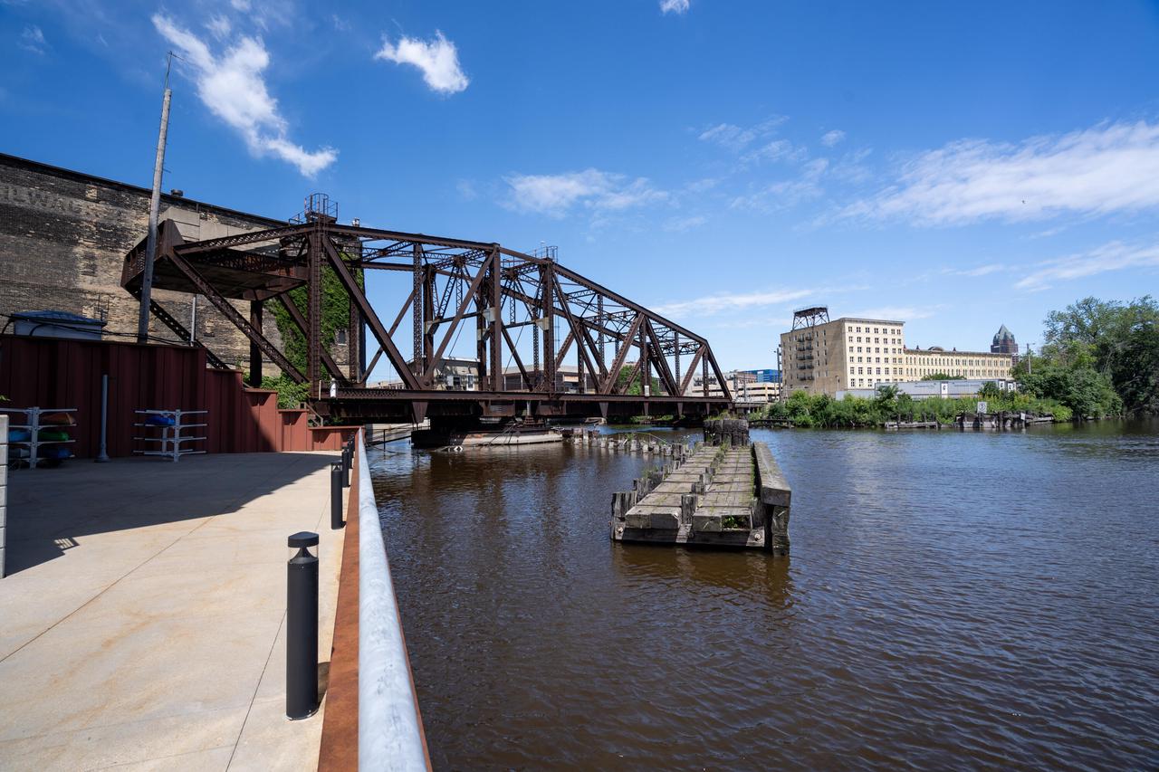 106 West Seeboth STREET 903