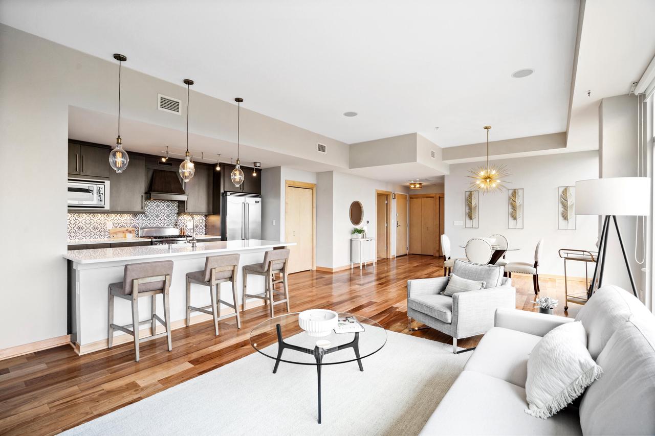 106 West Seeboth STREET 903