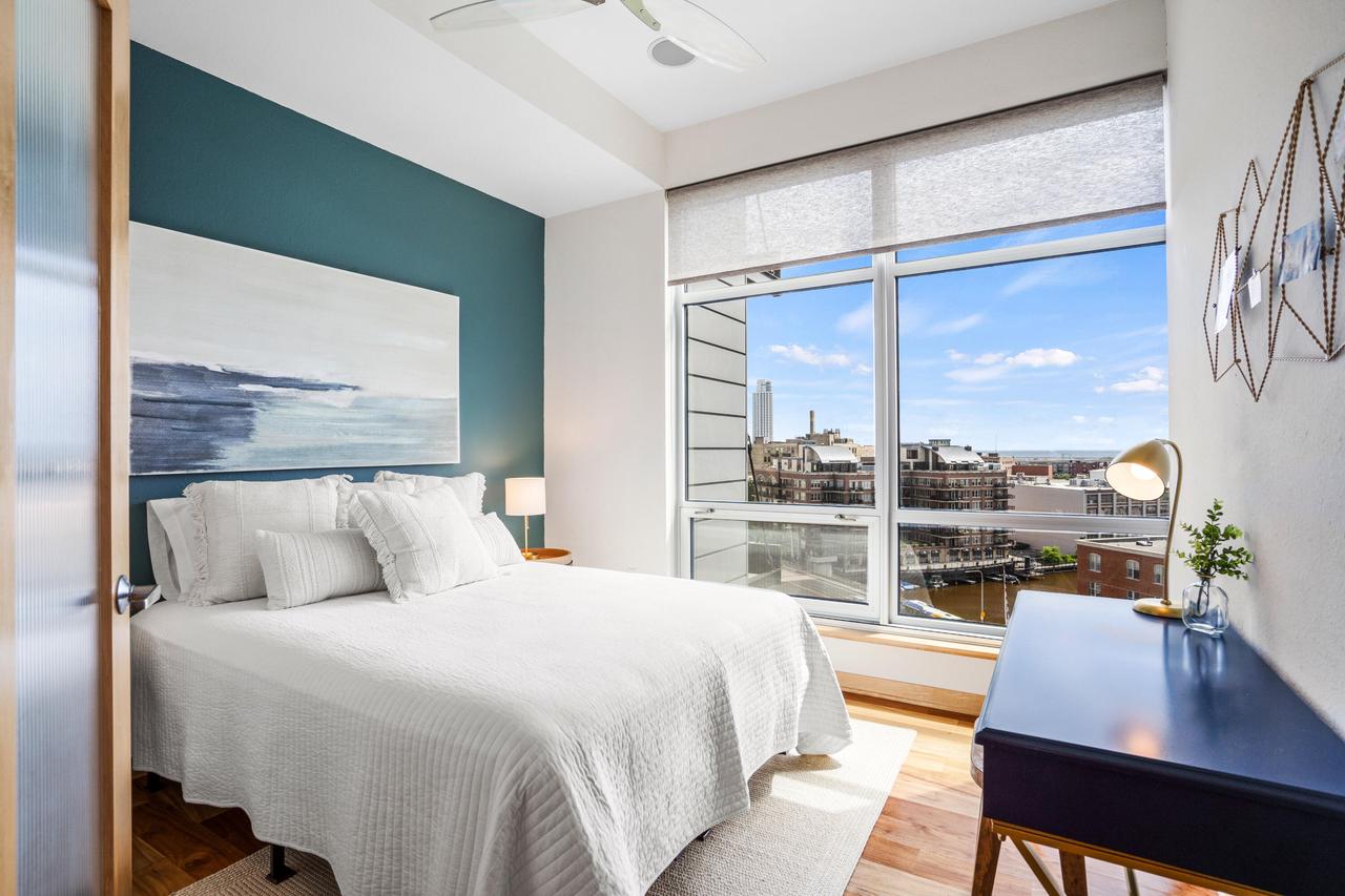 106 West Seeboth STREET 903