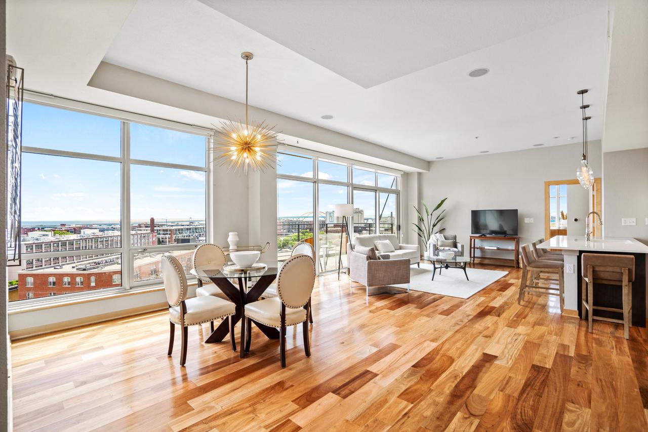 106 West Seeboth STREET 903