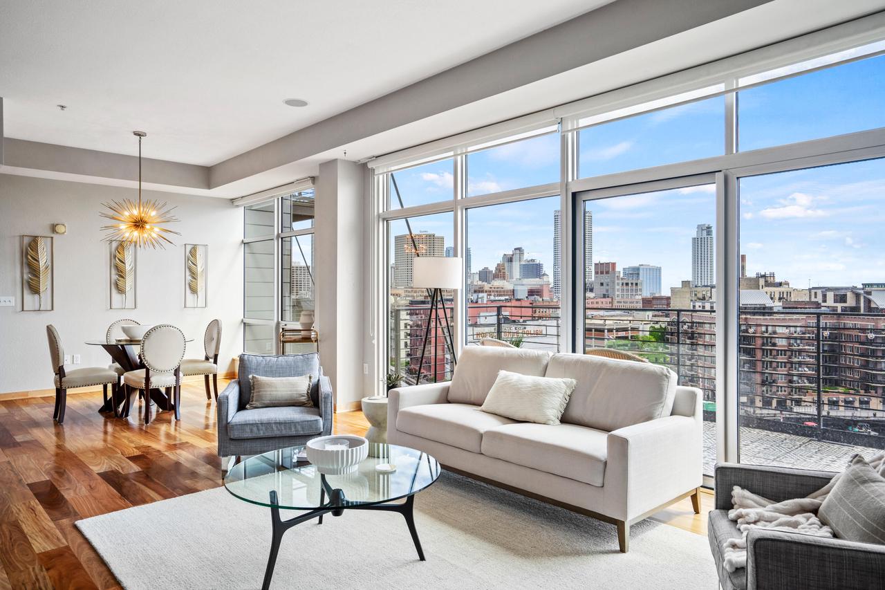 106 West Seeboth STREET 903