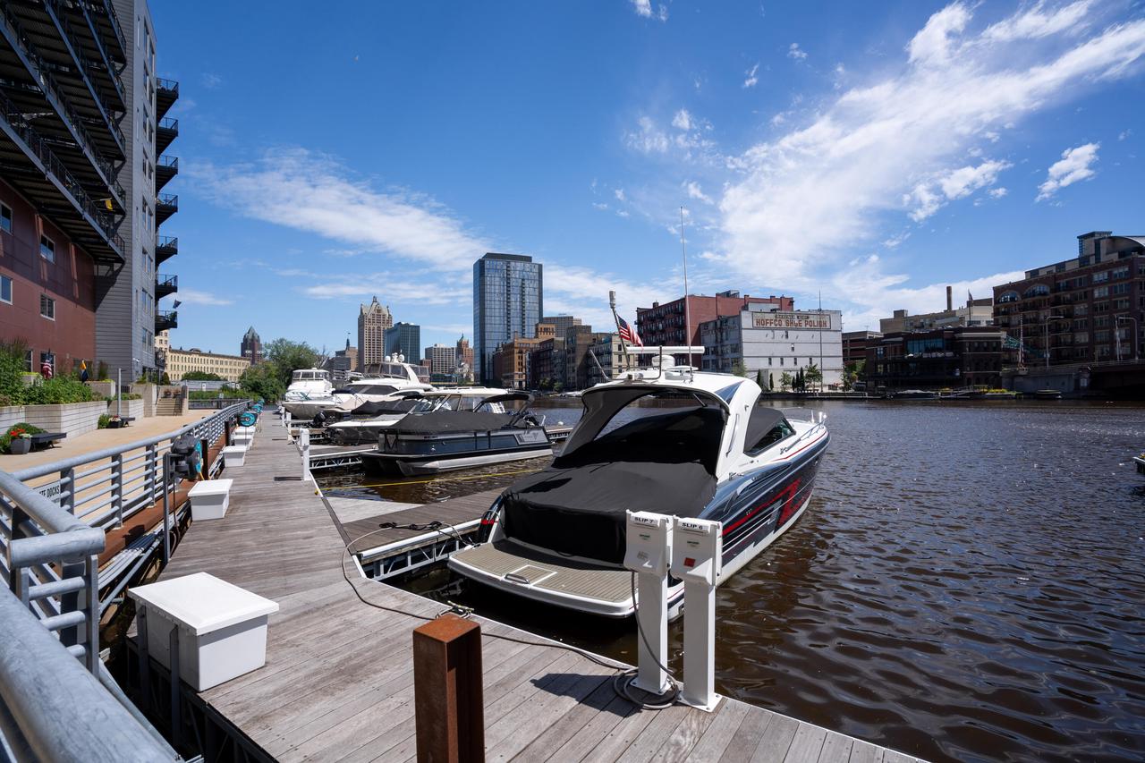 106 West Seeboth STREET 903