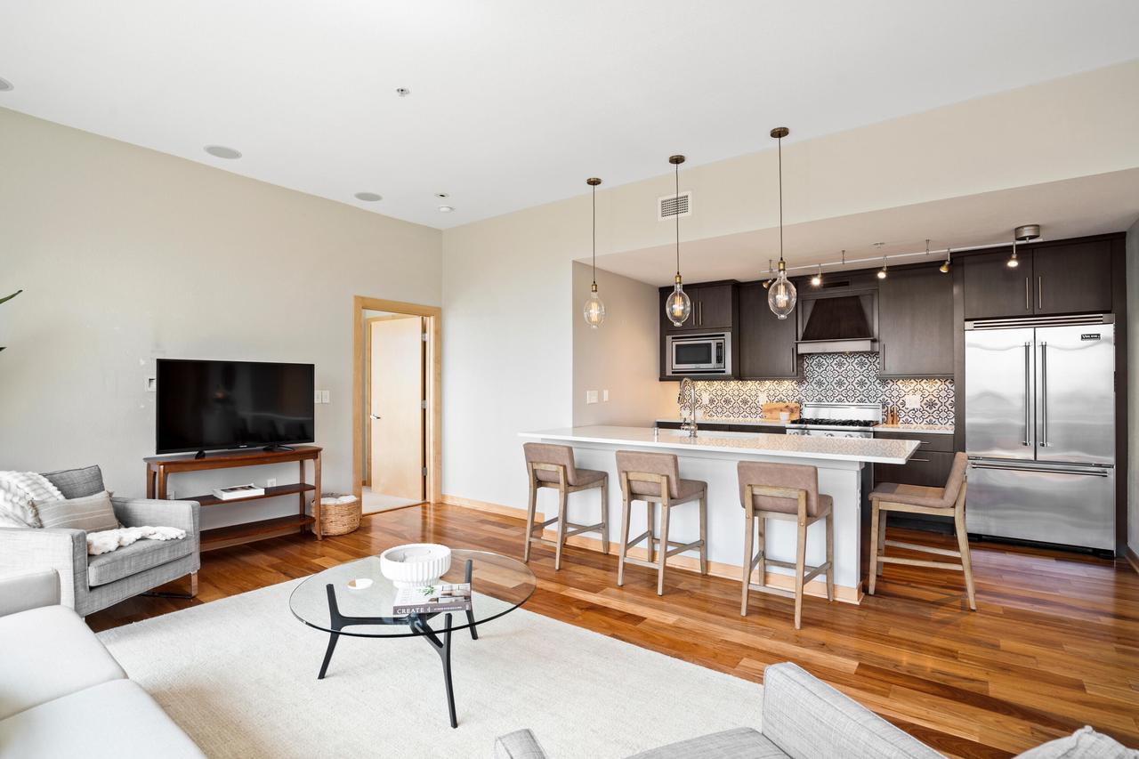 106 West Seeboth STREET 903