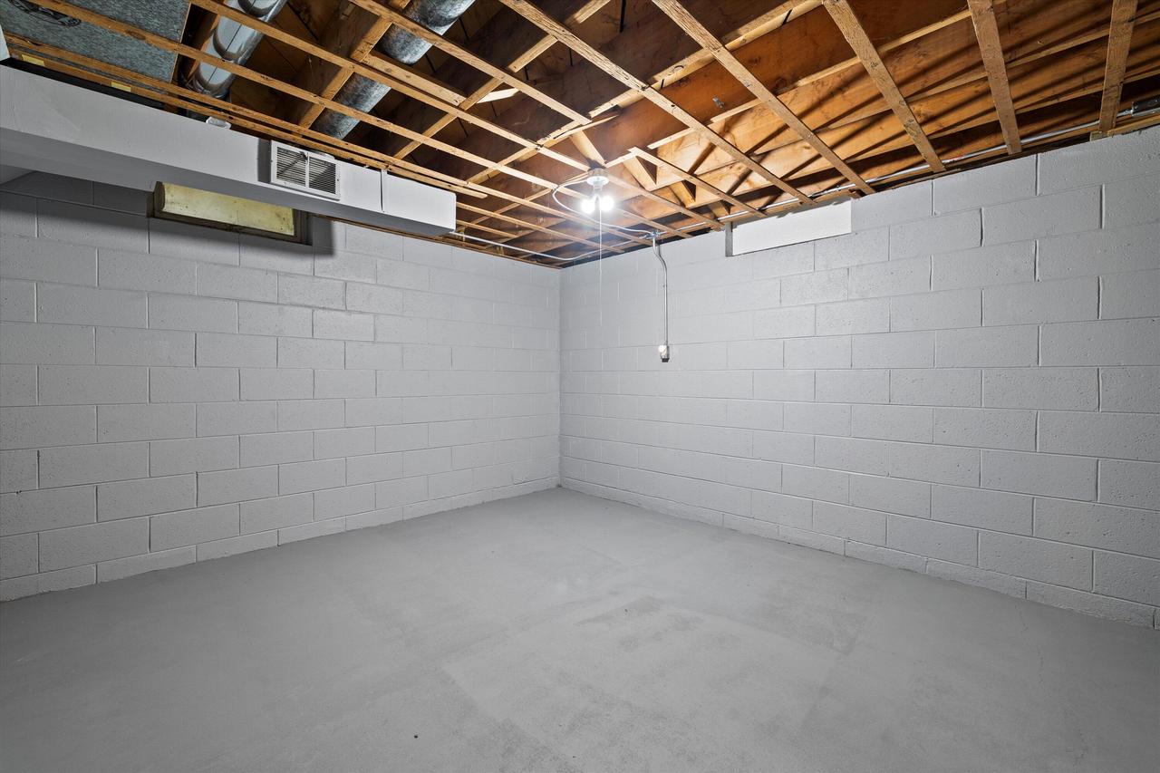 11333 West Edgerton AVENUE