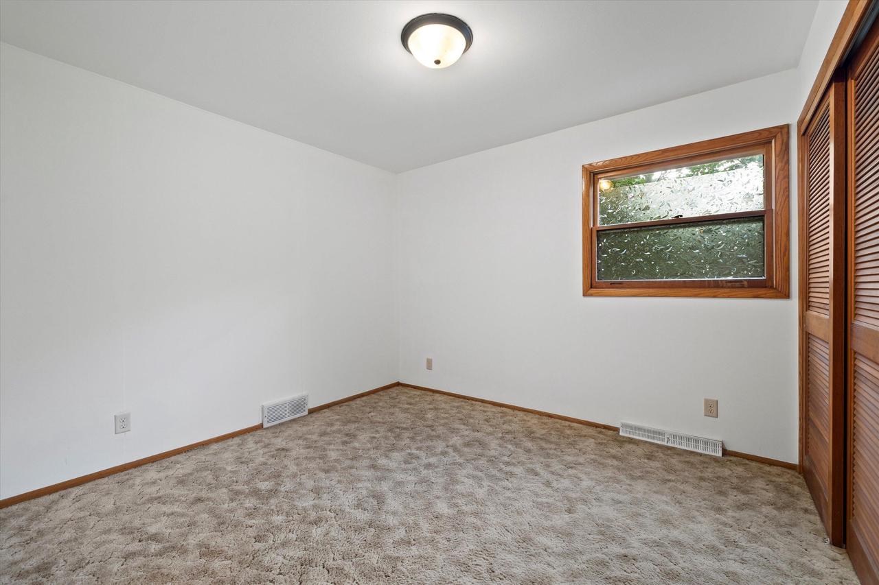 11333 West Edgerton AVENUE