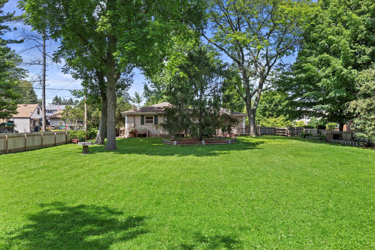 11333 West Edgerton AVENUE