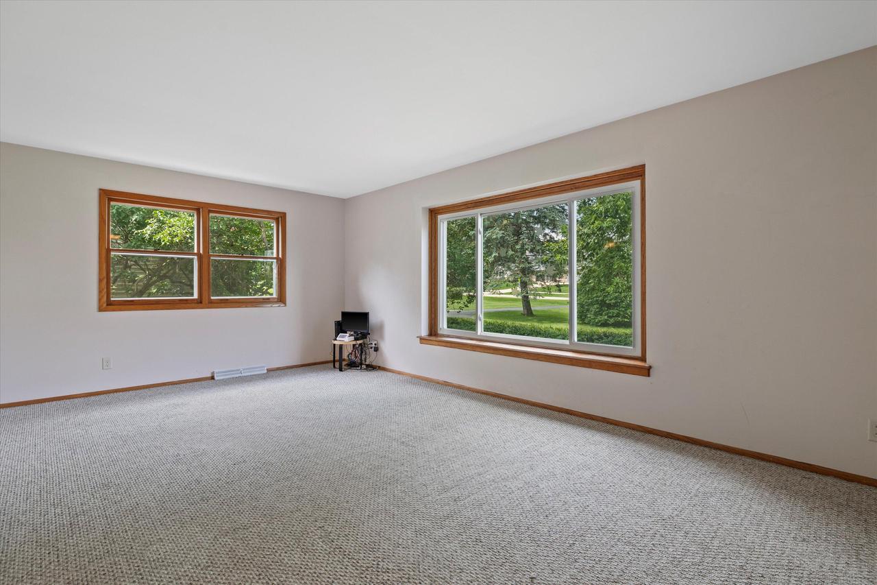 11333 West Edgerton AVENUE