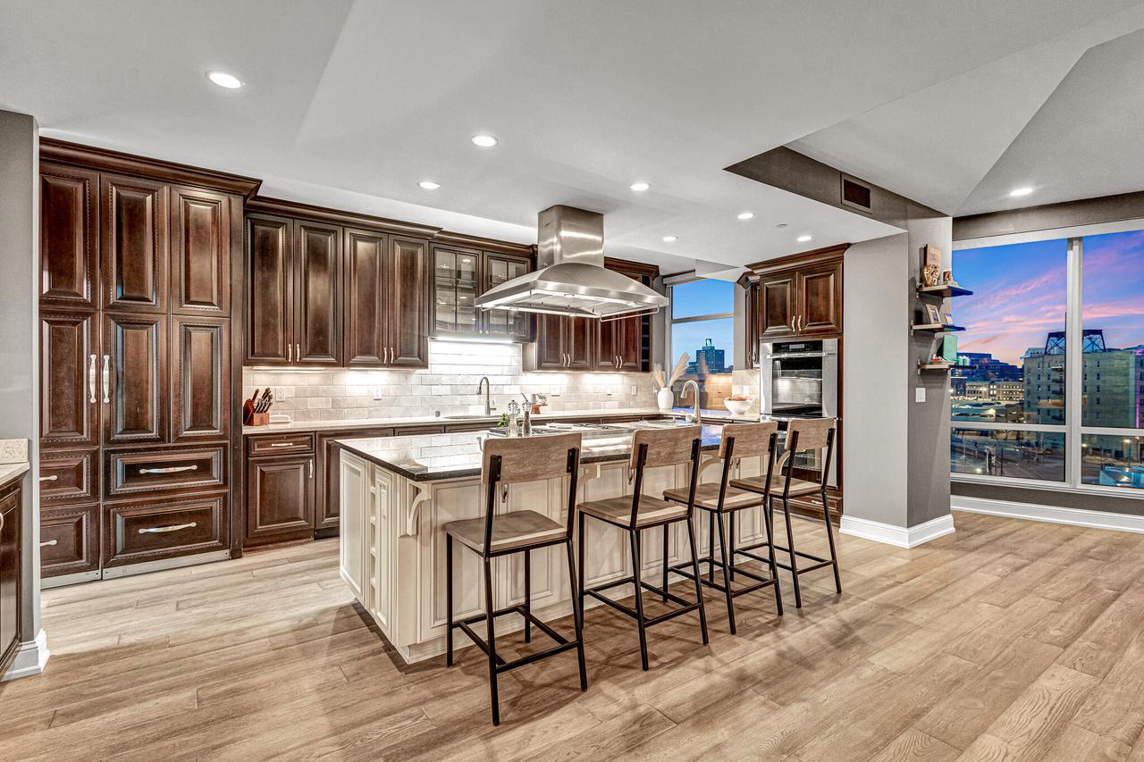 106 West Seeboth STREET 718