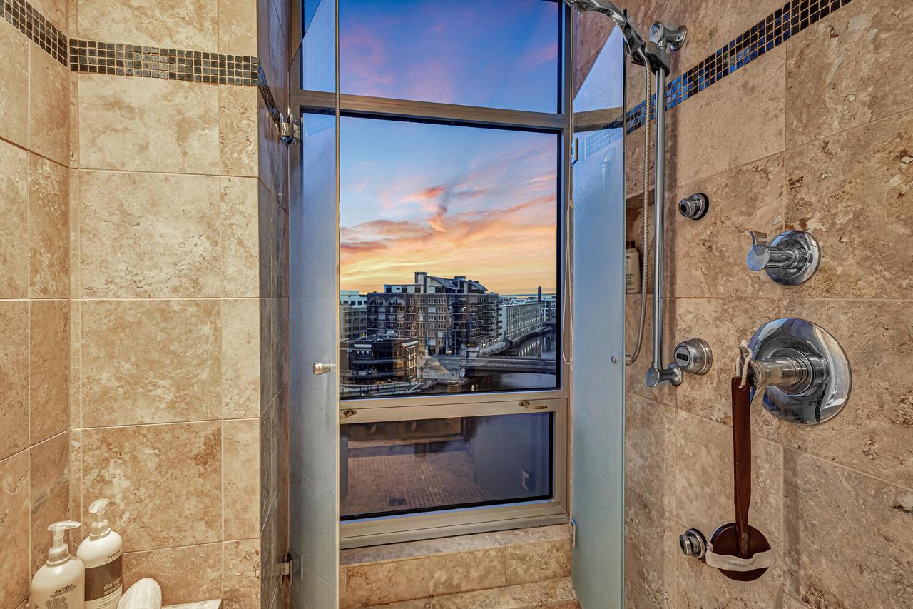 106 West Seeboth STREET 718