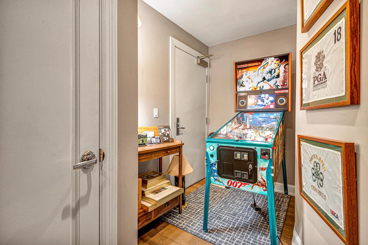 106 West Seeboth STREET 718