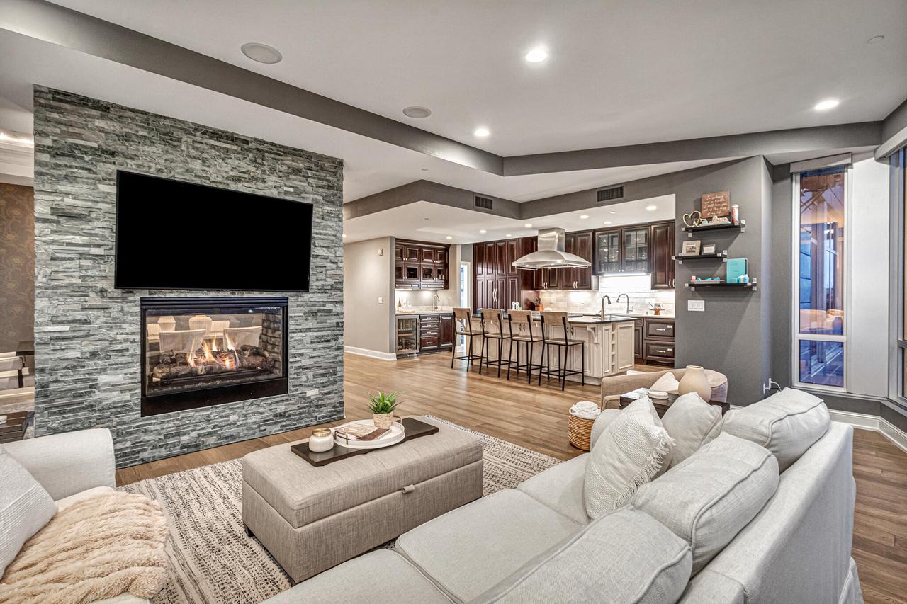 106 West Seeboth STREET 718