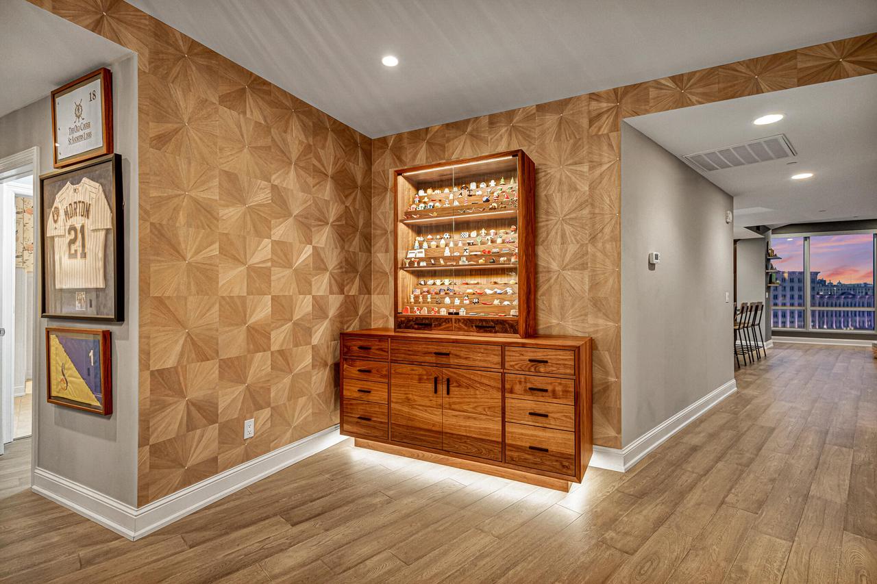 106 West Seeboth STREET 718