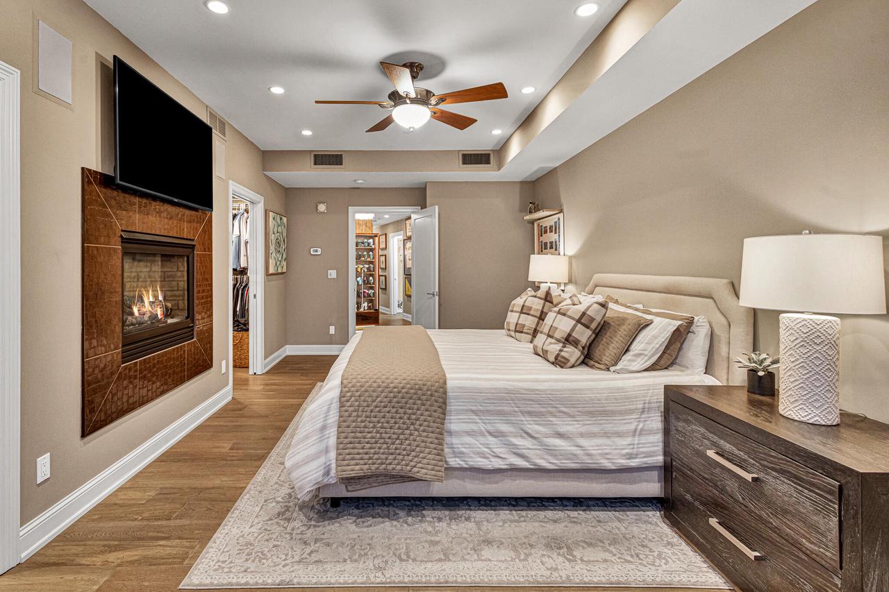 106 West Seeboth STREET 718