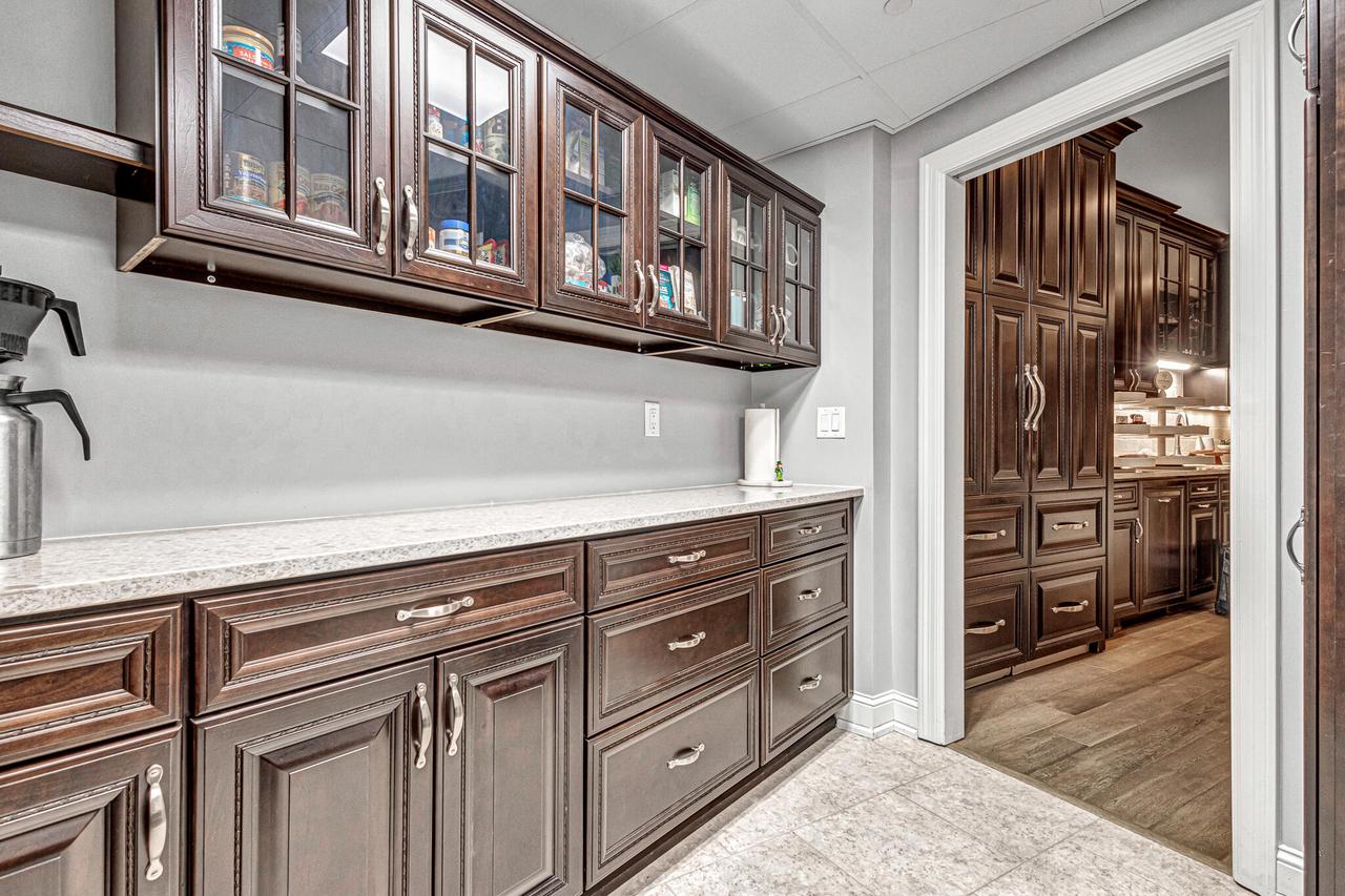 106 West Seeboth STREET 718