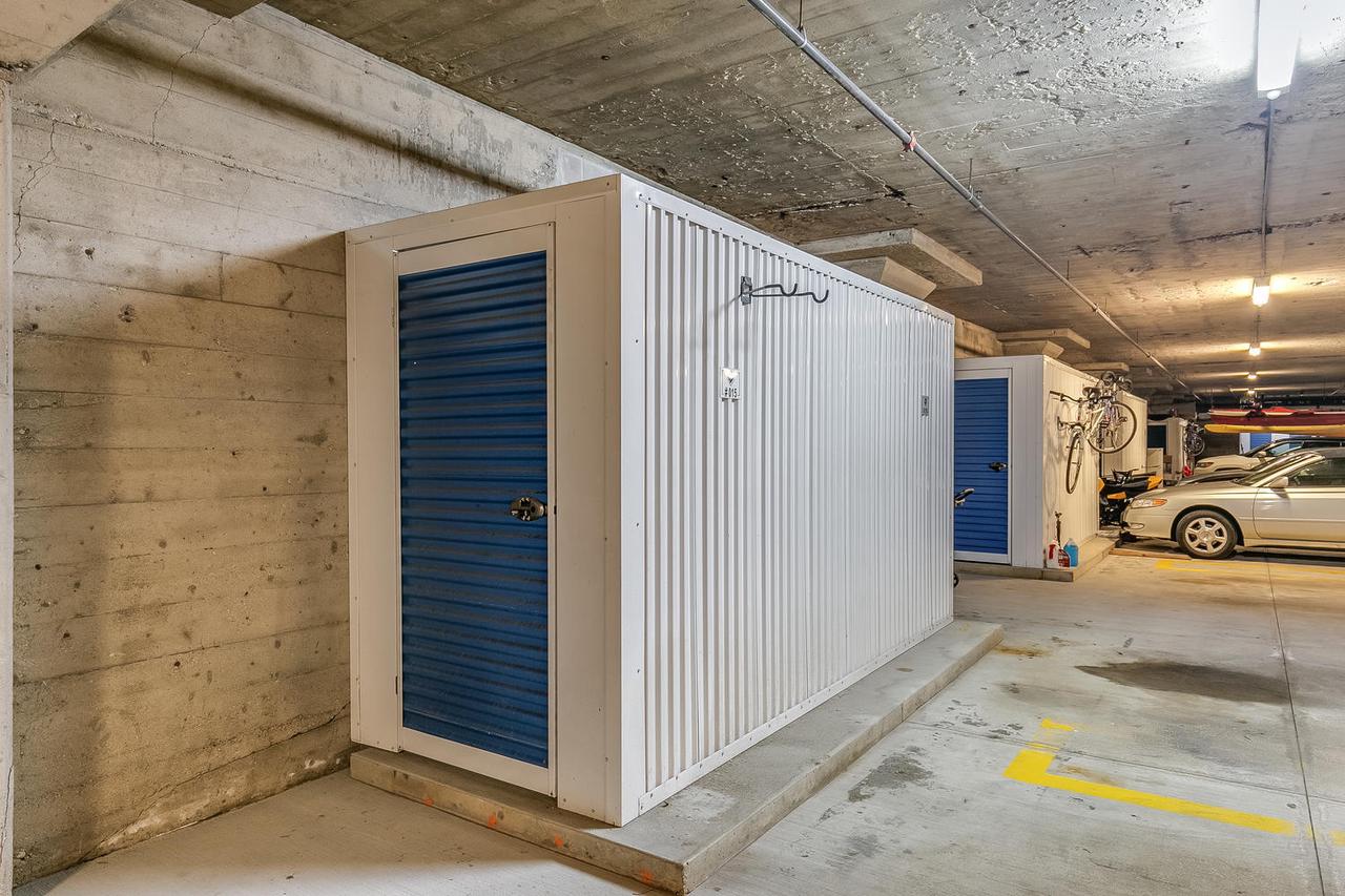 106 West Seeboth STREET 923