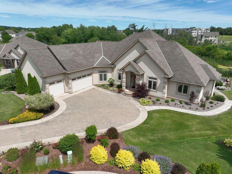 S71W16653 Glen Cove COURT