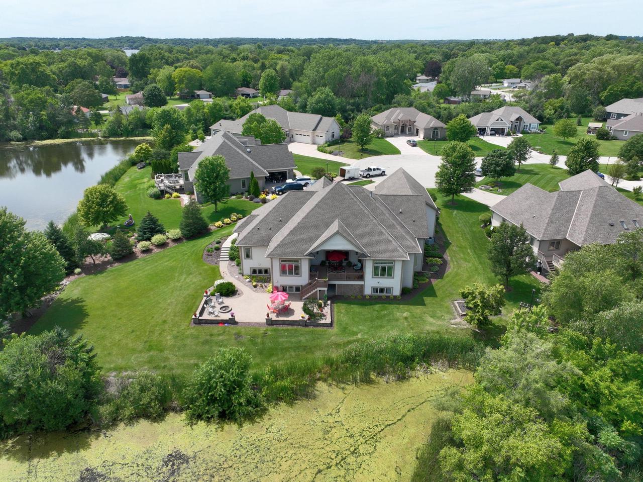 S71W16653 Glen Cove COURT