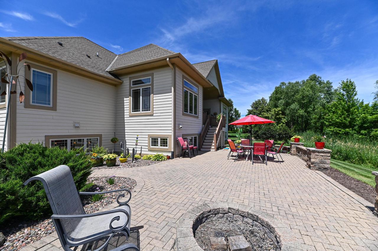 S71W16653 Glen Cove COURT