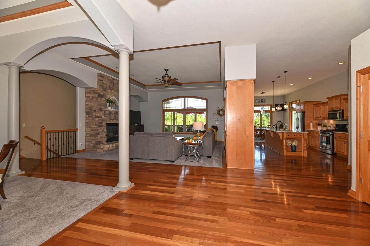 S71W16653 Glen Cove COURT