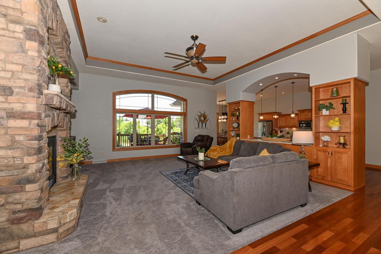 S71W16653 Glen Cove COURT