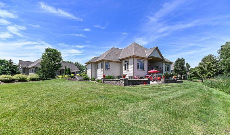 S71W16653 Glen Cove COURT