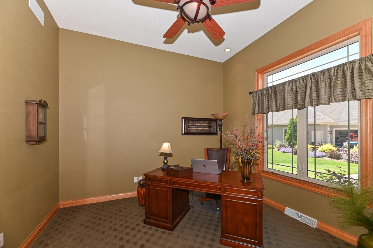 S71W16653 Glen Cove COURT