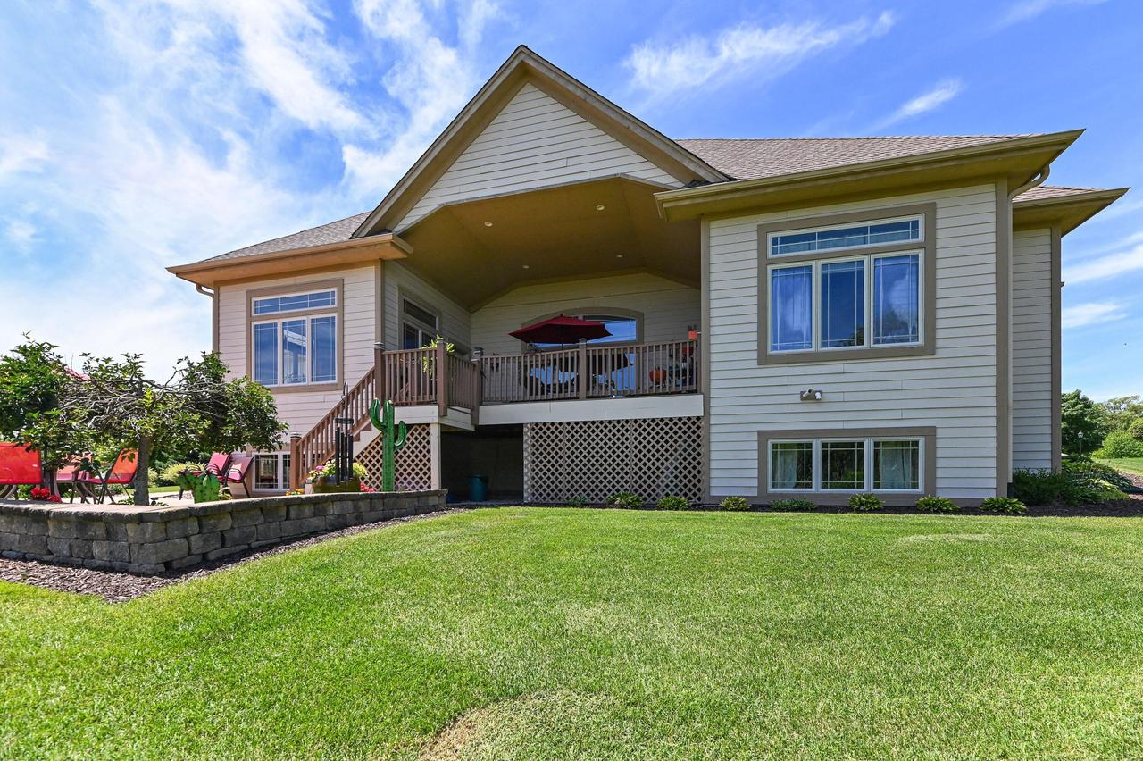 S71W16653 Glen Cove COURT