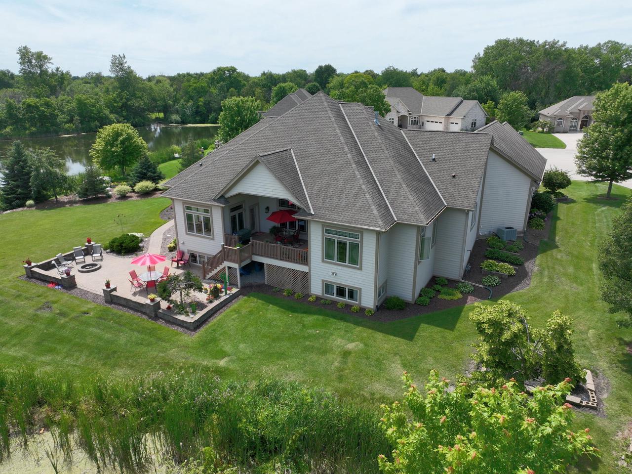 S71W16653 Glen Cove COURT