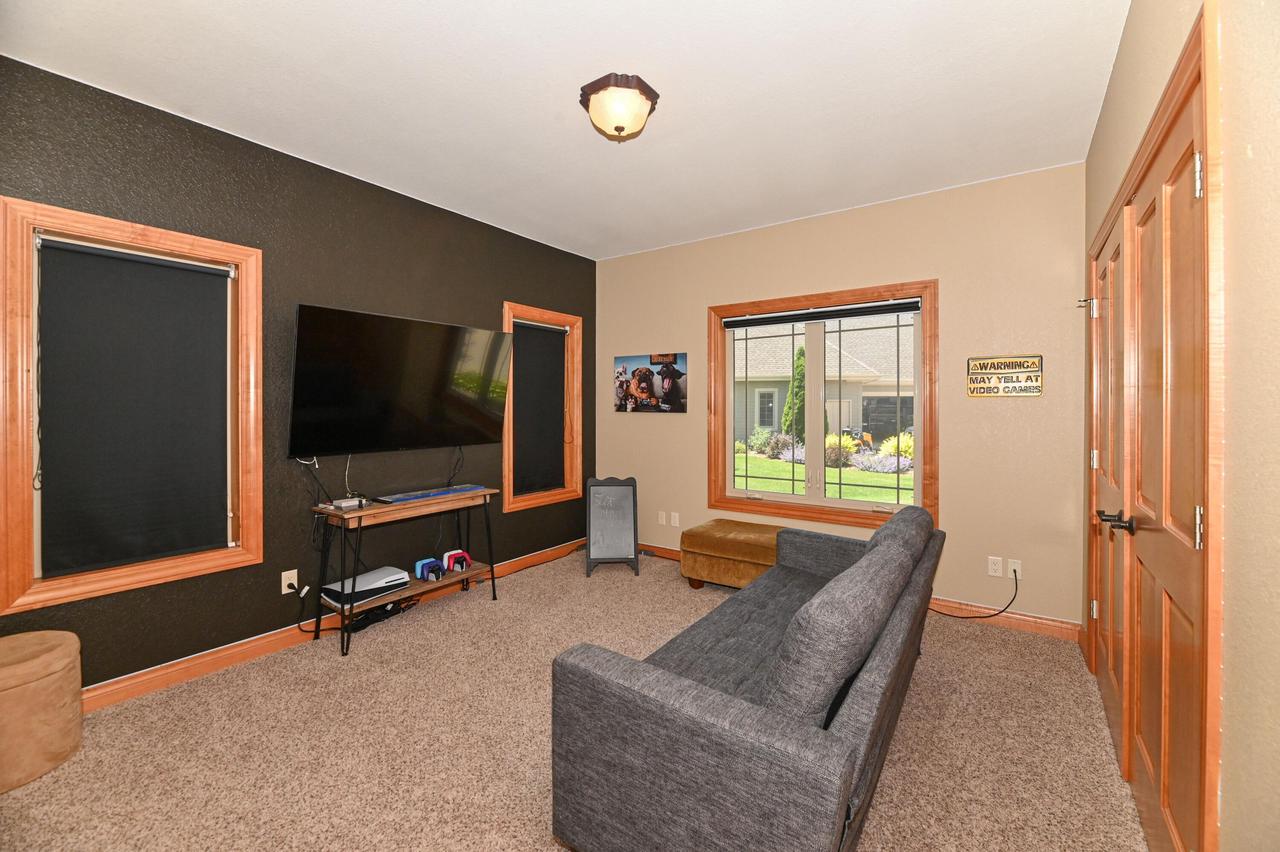 S71W16653 Glen Cove COURT