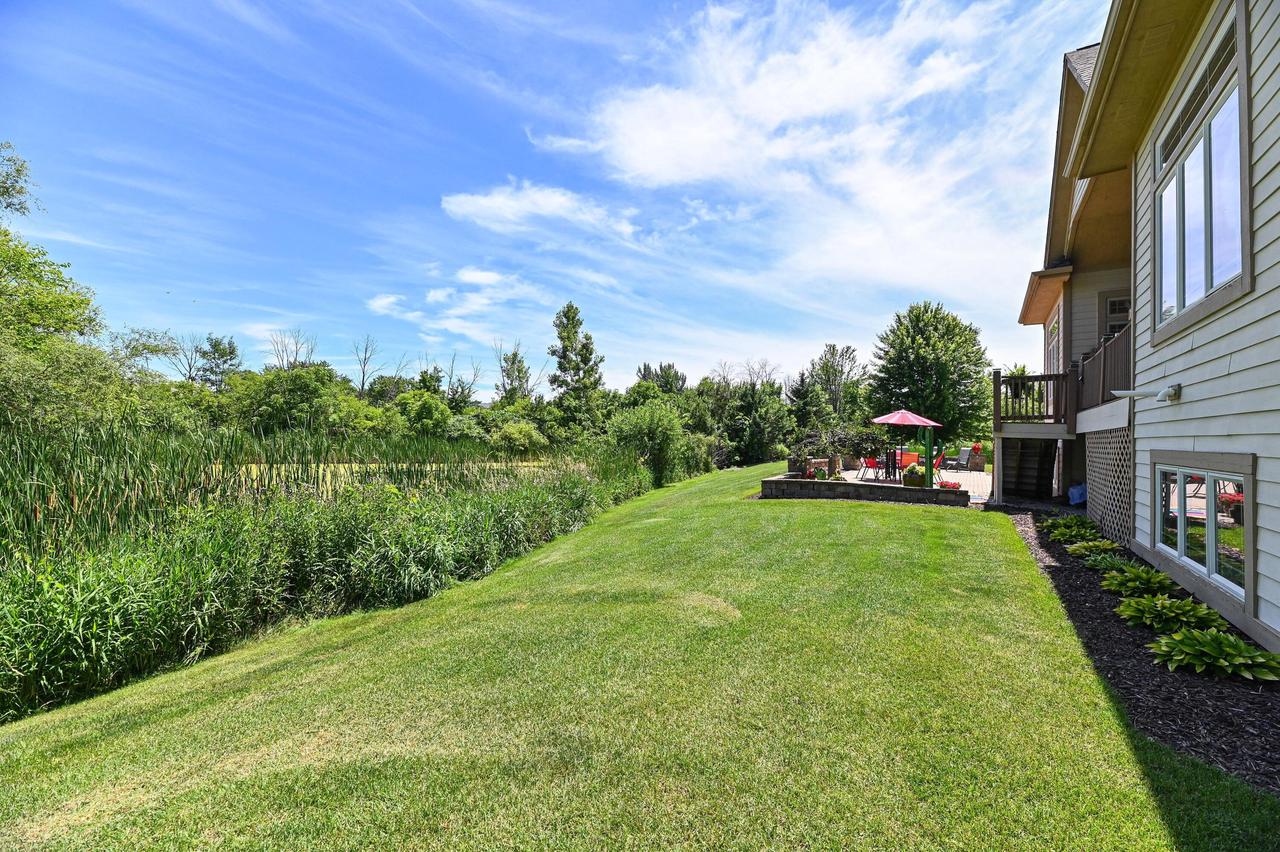 S71W16653 Glen Cove COURT