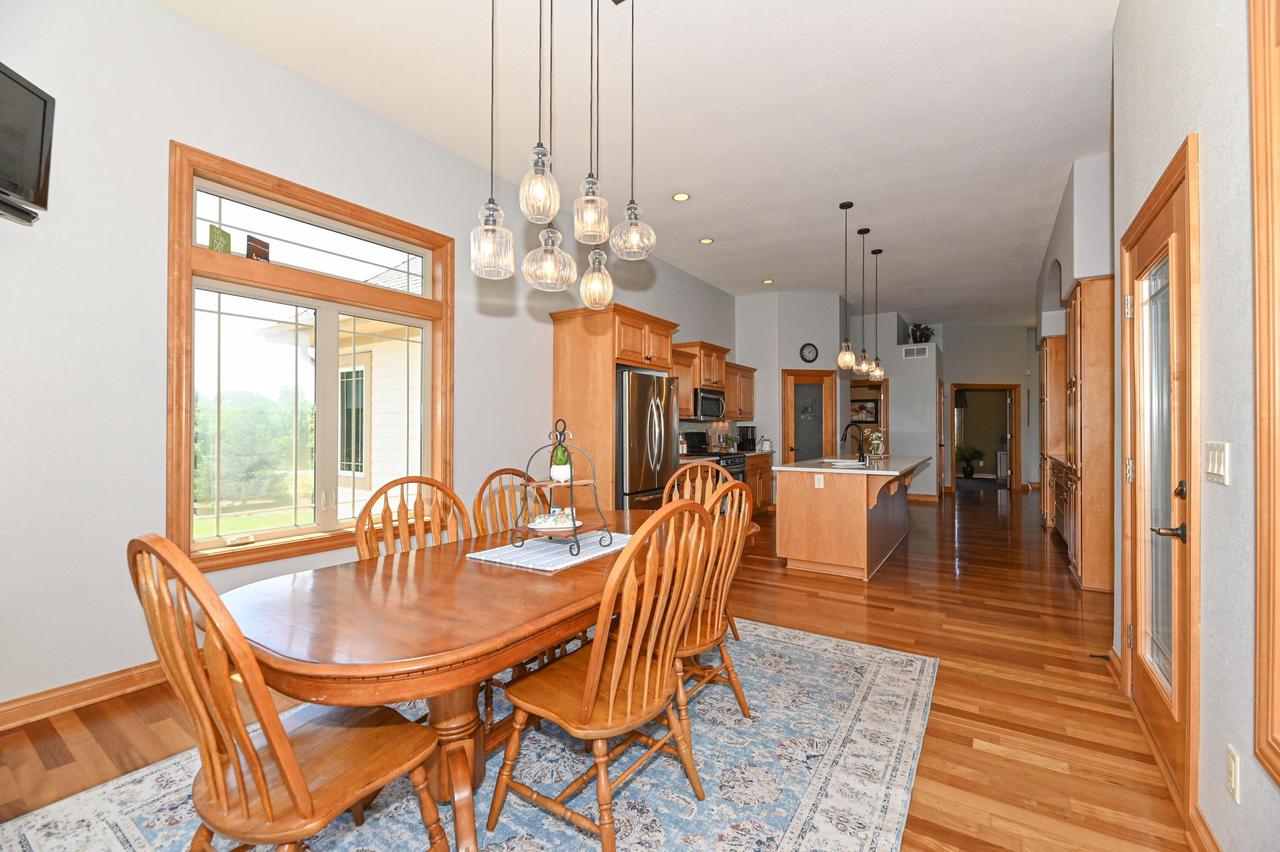 S71W16653 Glen Cove COURT