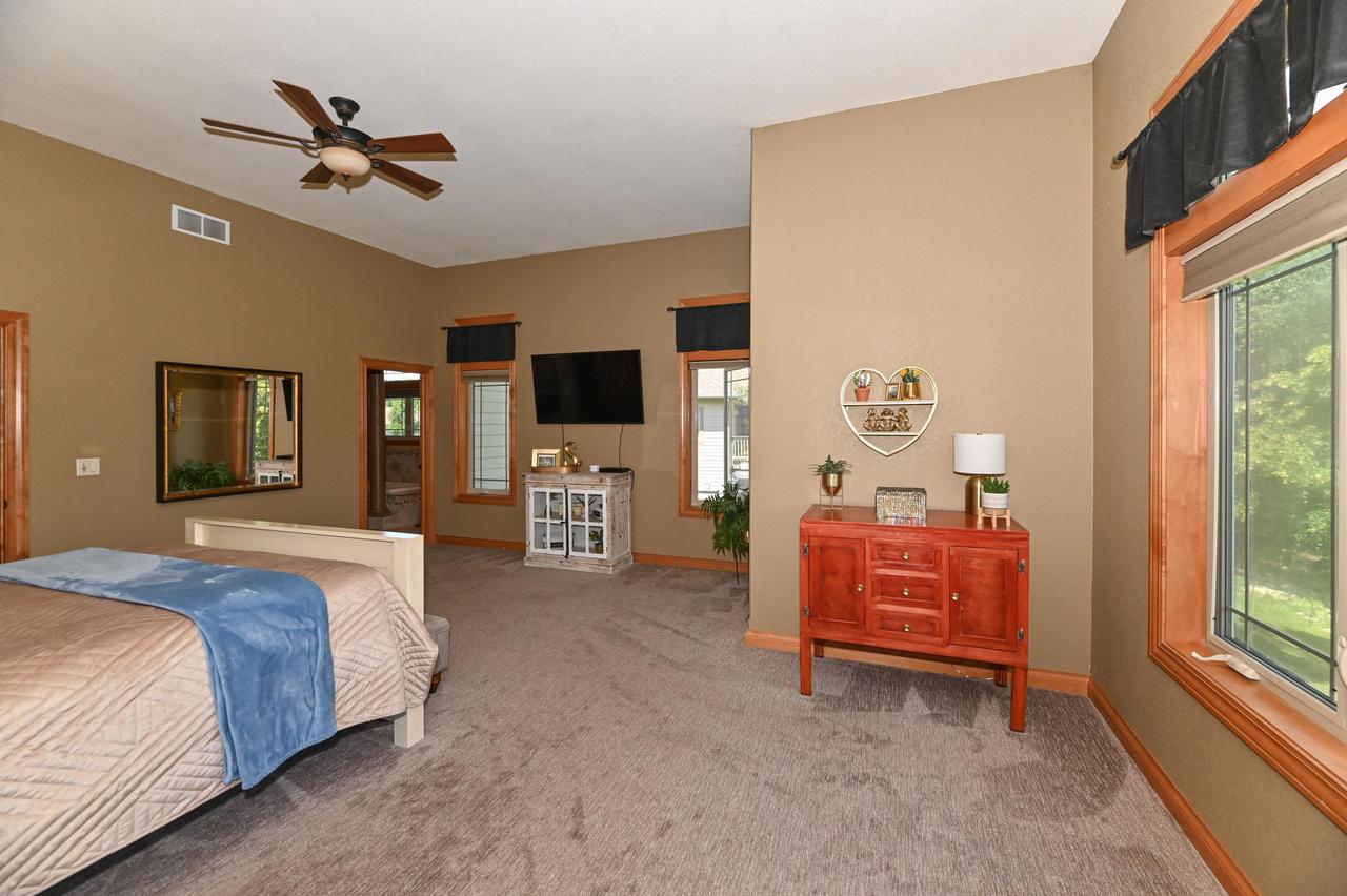 S71W16653 Glen Cove COURT