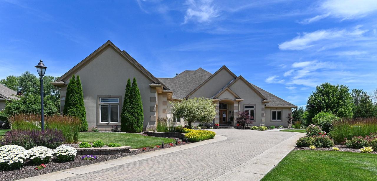 S71W16653 Glen Cove COURT