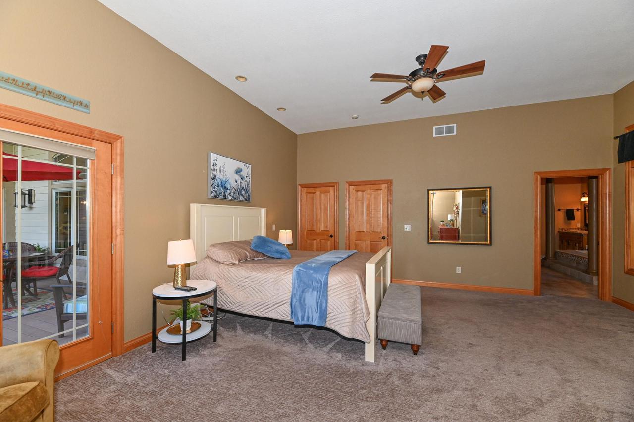 S71W16653 Glen Cove COURT