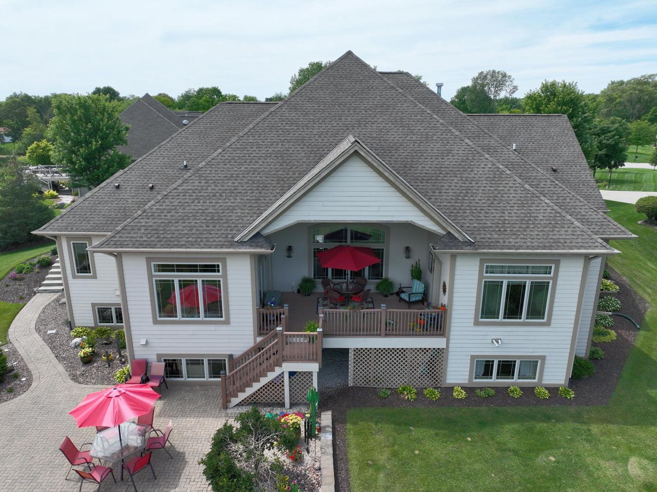 S71W16653 Glen Cove COURT