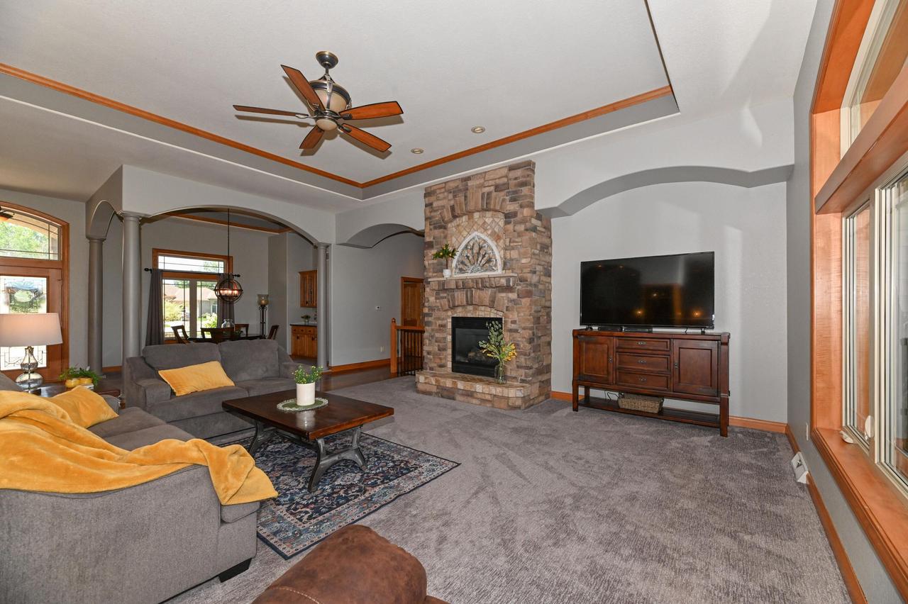 S71W16653 Glen Cove COURT