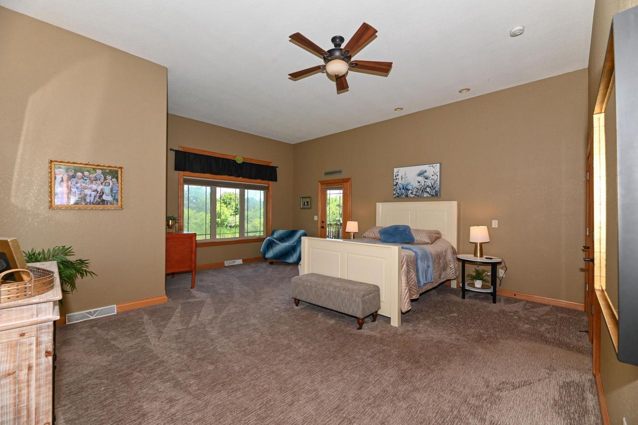 S71W16653 Glen Cove COURT