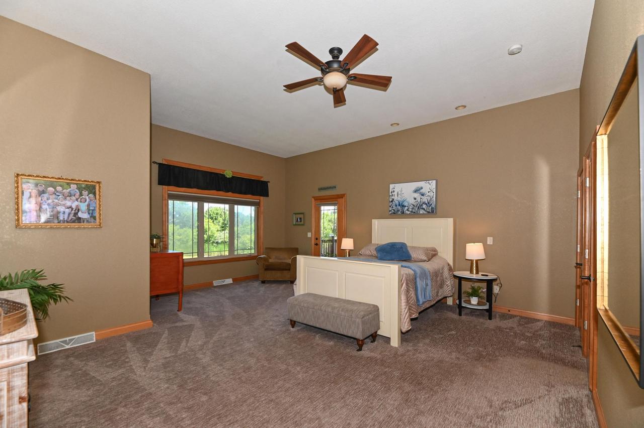 S71W16653 Glen Cove COURT