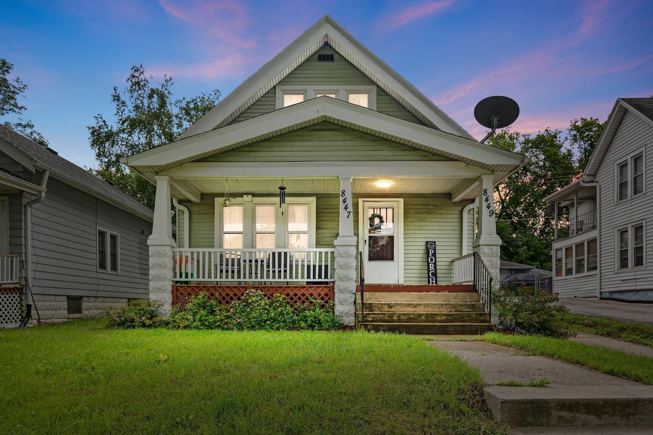 8447 West Maple STREET 8449