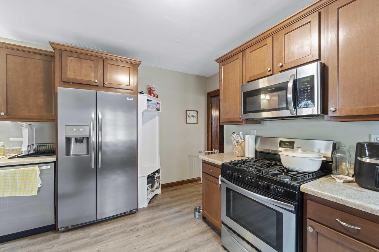 8447 West Maple STREET 8449