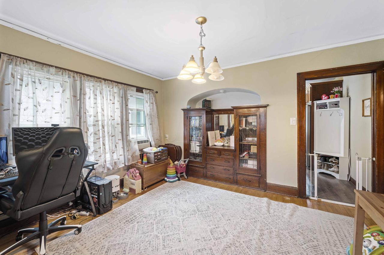 8447 West Maple STREET 8449