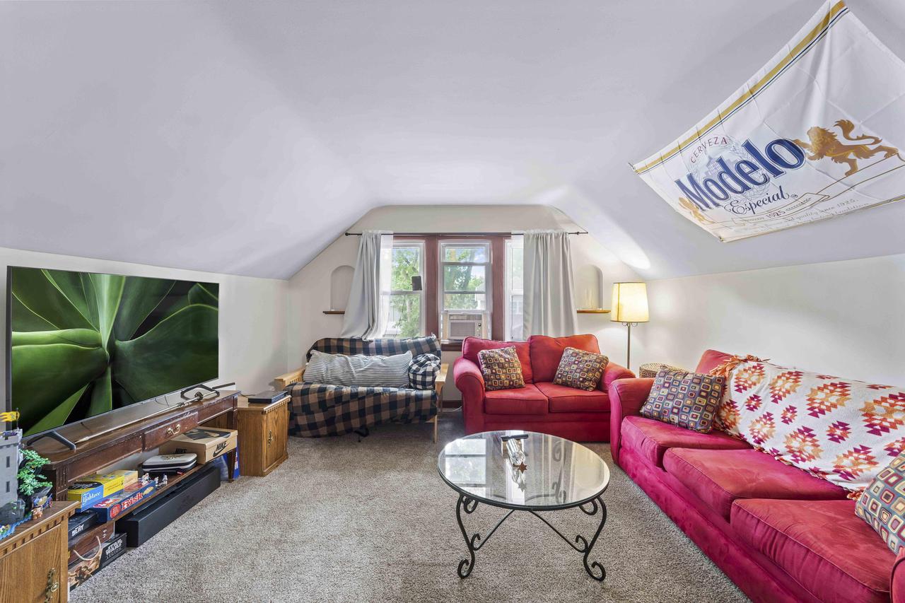 8447 West Maple STREET 8449