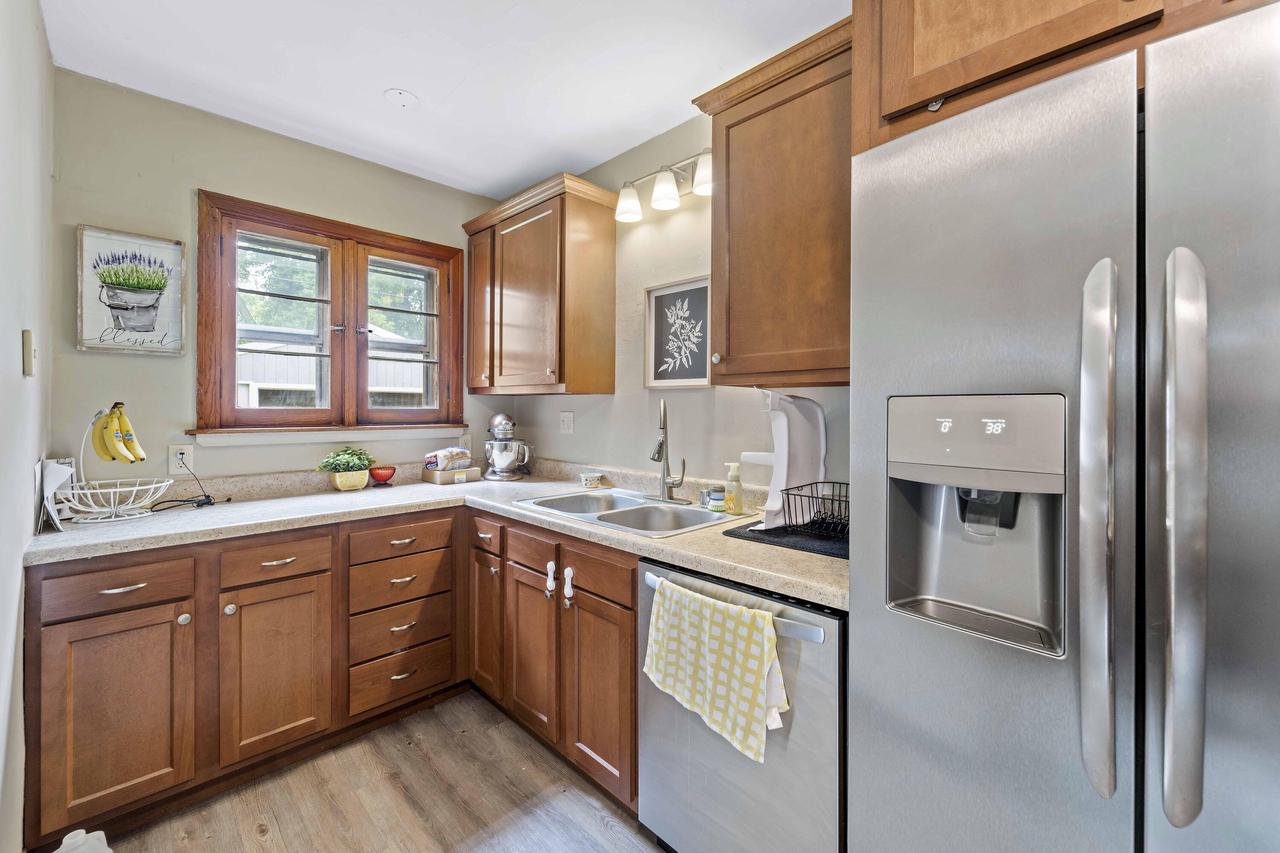 8447 West Maple STREET 8449