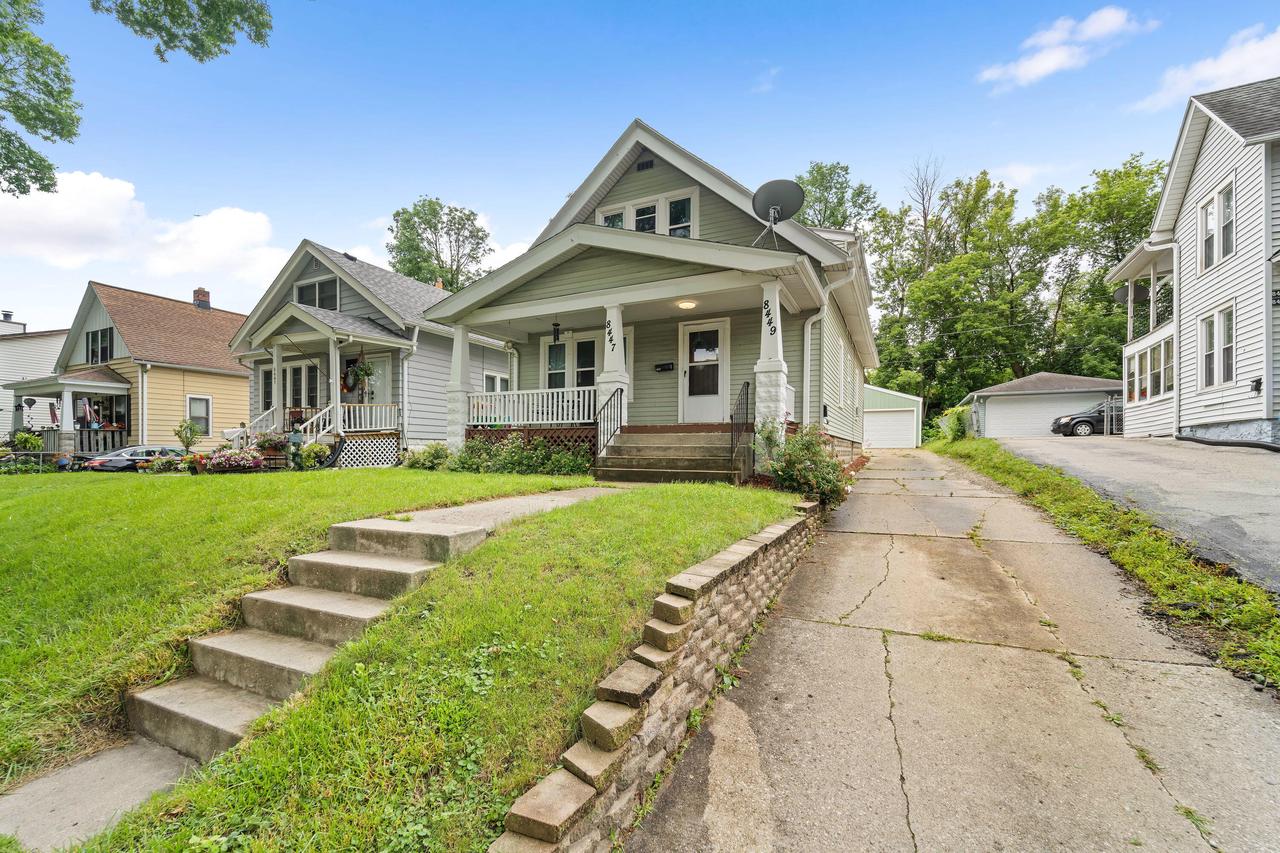 8447 West Maple STREET 8449