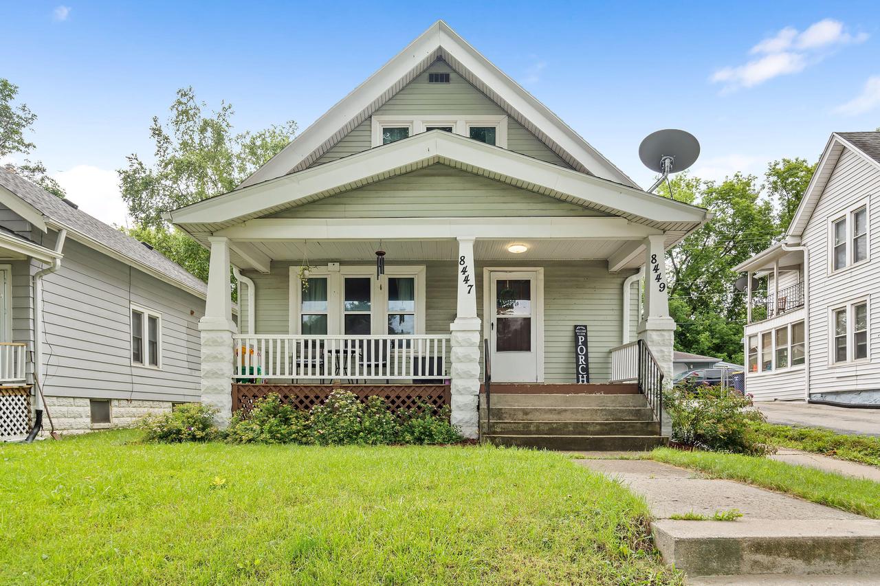 8447 West Maple STREET 8449