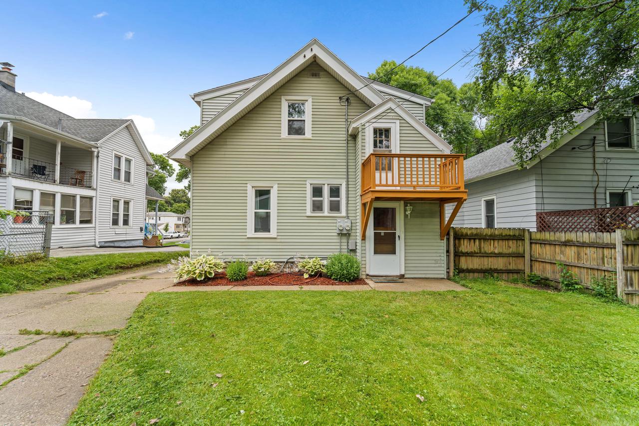 8447 West Maple STREET 8449