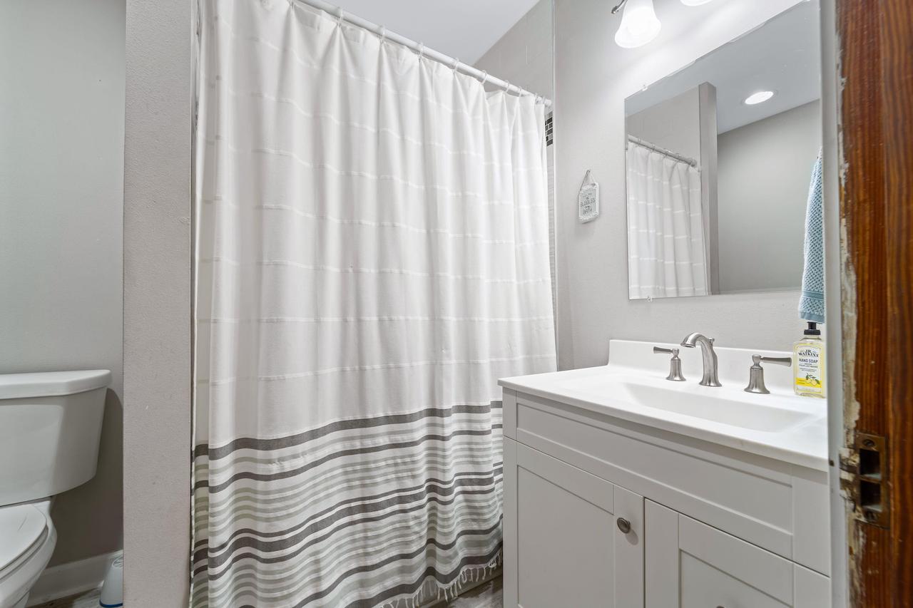 8447 West Maple STREET 8449