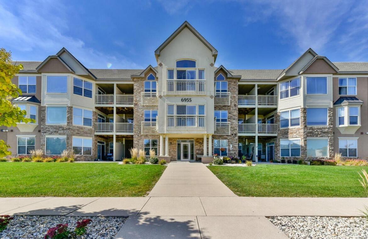 6955 South Riverwood BOULEVARD N-209